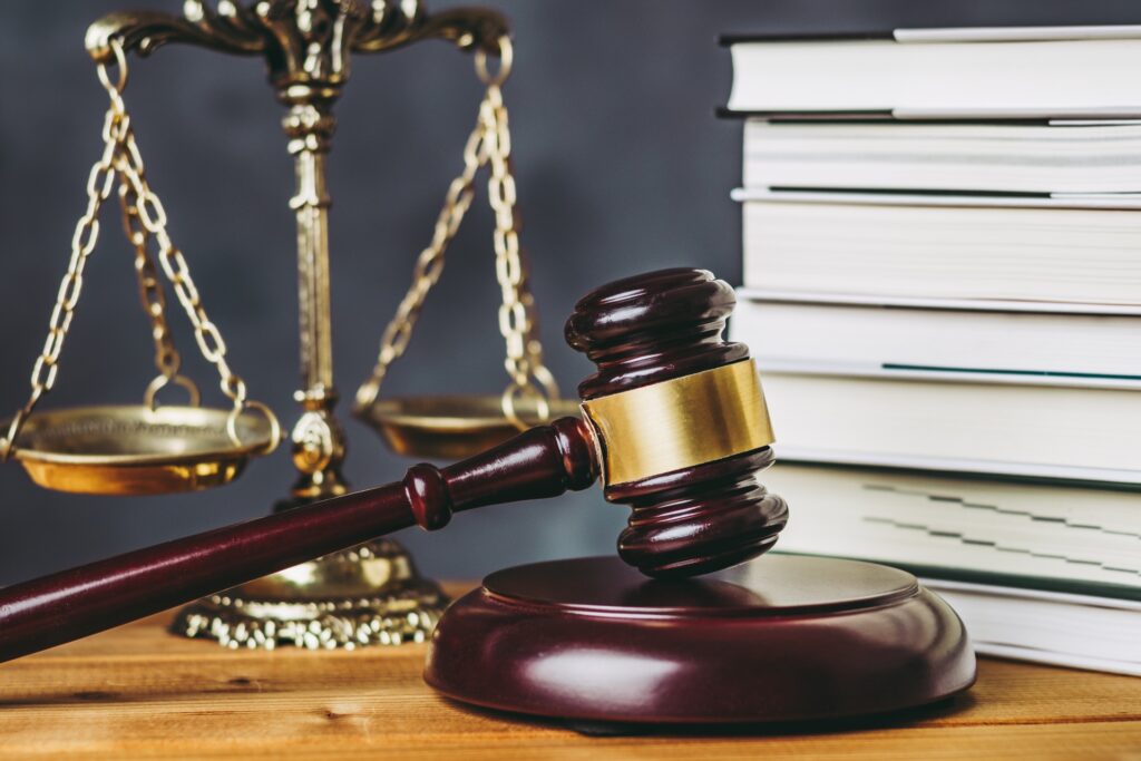 【交通事故⑥】大切なご家族を失ったご遺族の方へ｜刑事裁判における被害者参加制度と弁護士の役割